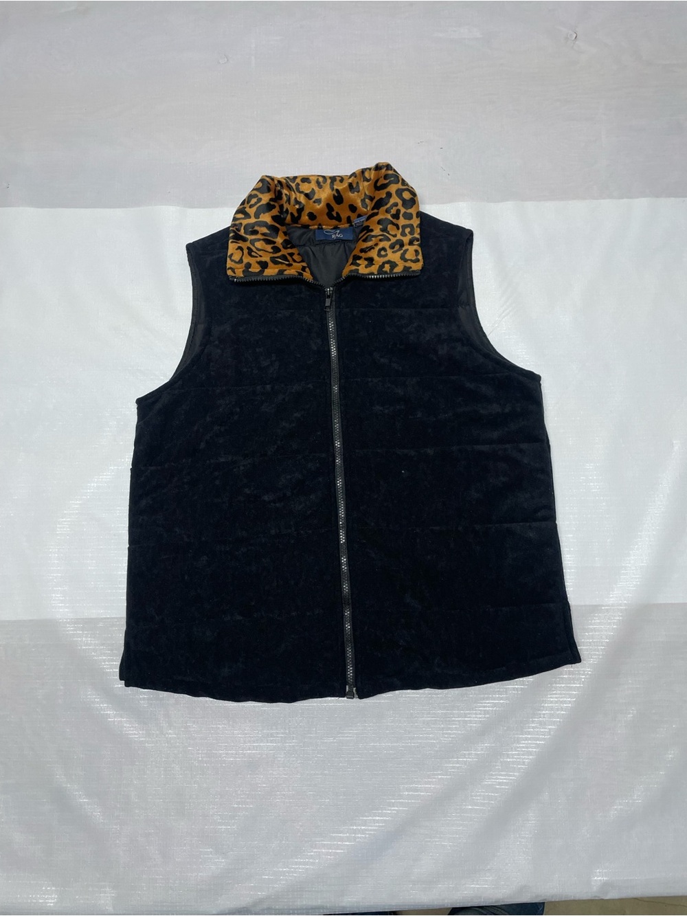Black Quilted Vest with Leopard-Print Collar Sz: Large